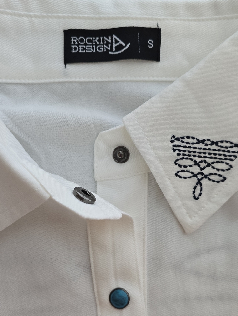 Boot Stich Embroidered White Top With Turquise Snaps NEW BOUTIQUE ITEM - Picture 9 of 9